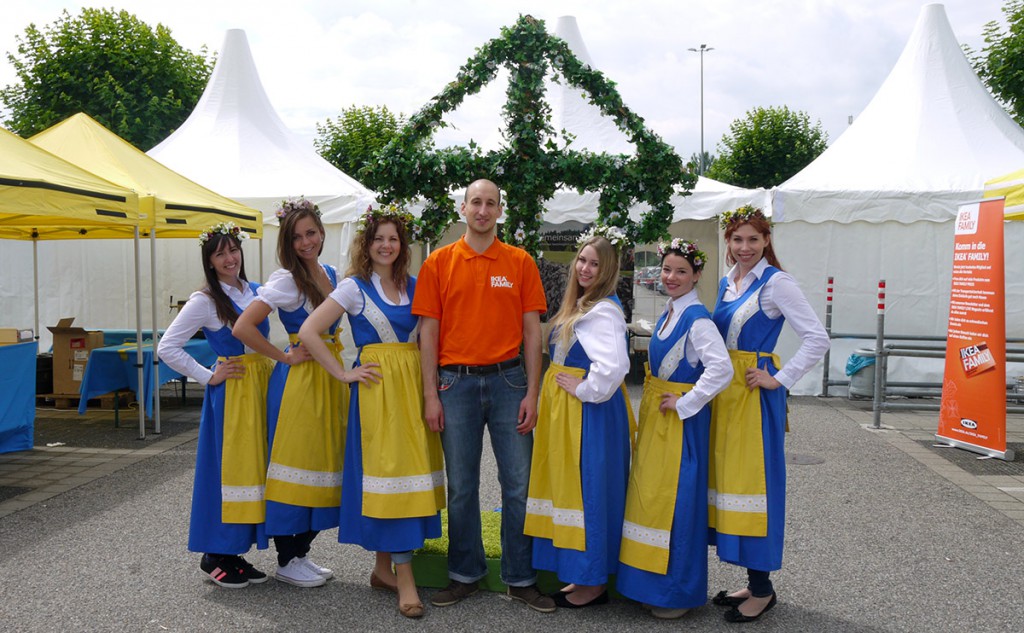 Unsere Hostessen beim IKEA-MIDSOMMAR-Fest 2015