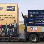 Auf dem Radio7-Promotion-Truck des Drachenkinder-Projektes