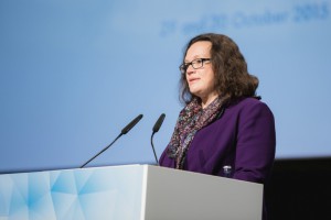 Bundesarbeitsministerin Andrea Nahles bei ihrer Rede, (c) Grasshopper Films / Eva Oswald