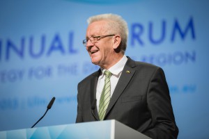 Der Baden-Württembergische Ministerpräsident Winfried Kretschmann bei seiner Keynote, (c) Grasshopper Films / Eva Oswald