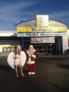 Weihnachtsengel und Weihnachtsmann 2015 beim Edeka Aalen