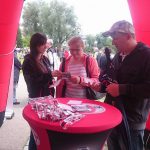 Unsere Promoterin Jasmina am Stand von Donau3FM