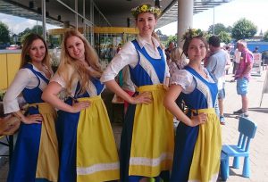 Unsere Schwedenmädels beim IKEA Midsommarfest 2016 in Ulm