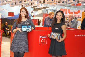 Messehostessen am Stand der Präg GmbH & Co. KG während der UNITI expo 2016 in Stuttgart