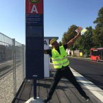 Unser Lotse wartet auf die nächsten Busreisenden