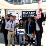 Siegerehrung für den Gewinner der PS4 in der Game Lounge 2016 der Glacis Galerie