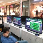 Spieler in der Game Lounge der Glacis-Galerie 2016